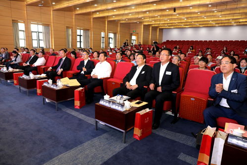 加強(qiáng)會(huì)展業(yè)聯(lián)動(dòng)，服務(wù)長(zhǎng)三角區(qū)域一體化發(fā)展國(guó)家戰(zhàn)略——長(zhǎng)三角會(huì)展研究院與長(zhǎng)三角會(huì)展聯(lián)盟成立大會(huì)在上海對(duì)外經(jīng)貿(mào)大學(xué)隆重舉行